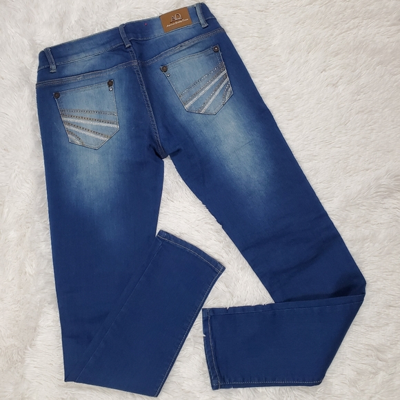 AQ FADED WASH BOHO EMBELLISHED SKINNY JEANS - Picture 9 of 15